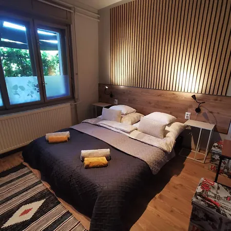 Sefira Homes Y 公寓